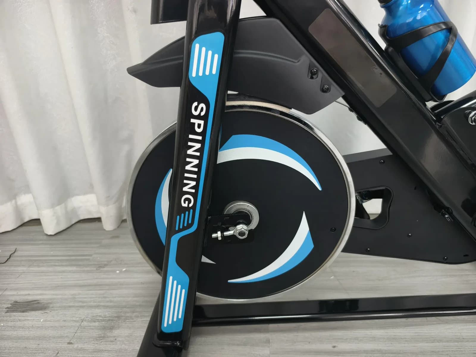 Todo Professional New Design Indoor Spinning Bike Commercial Spin Bike With Shock Absorption