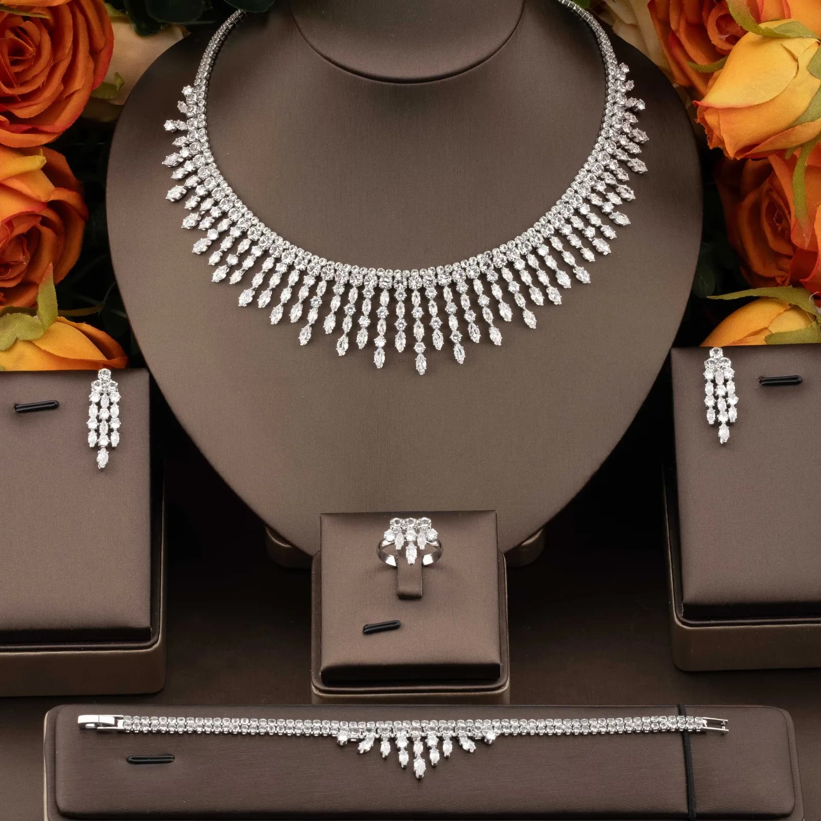A Set Of High-quality Jewelry With A Bouquet Design Inlaid With Sparkling Cubic Zirconia,Suitable For Women To Wear At Banquets