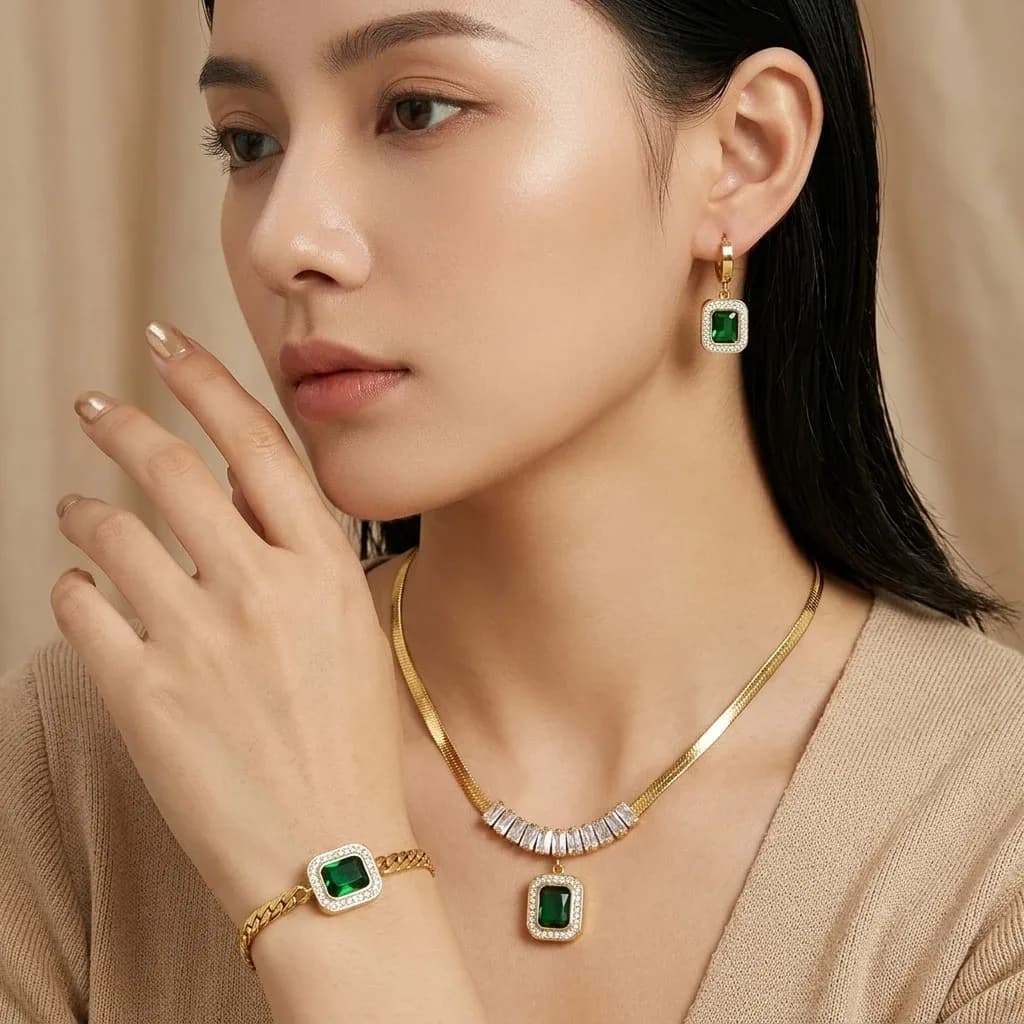 Td Luxury Stainless Steel Crystal Rhinestone Square Pendant Clavicle Chain Earrings Bracelet Set Trendy Gold Plated Women