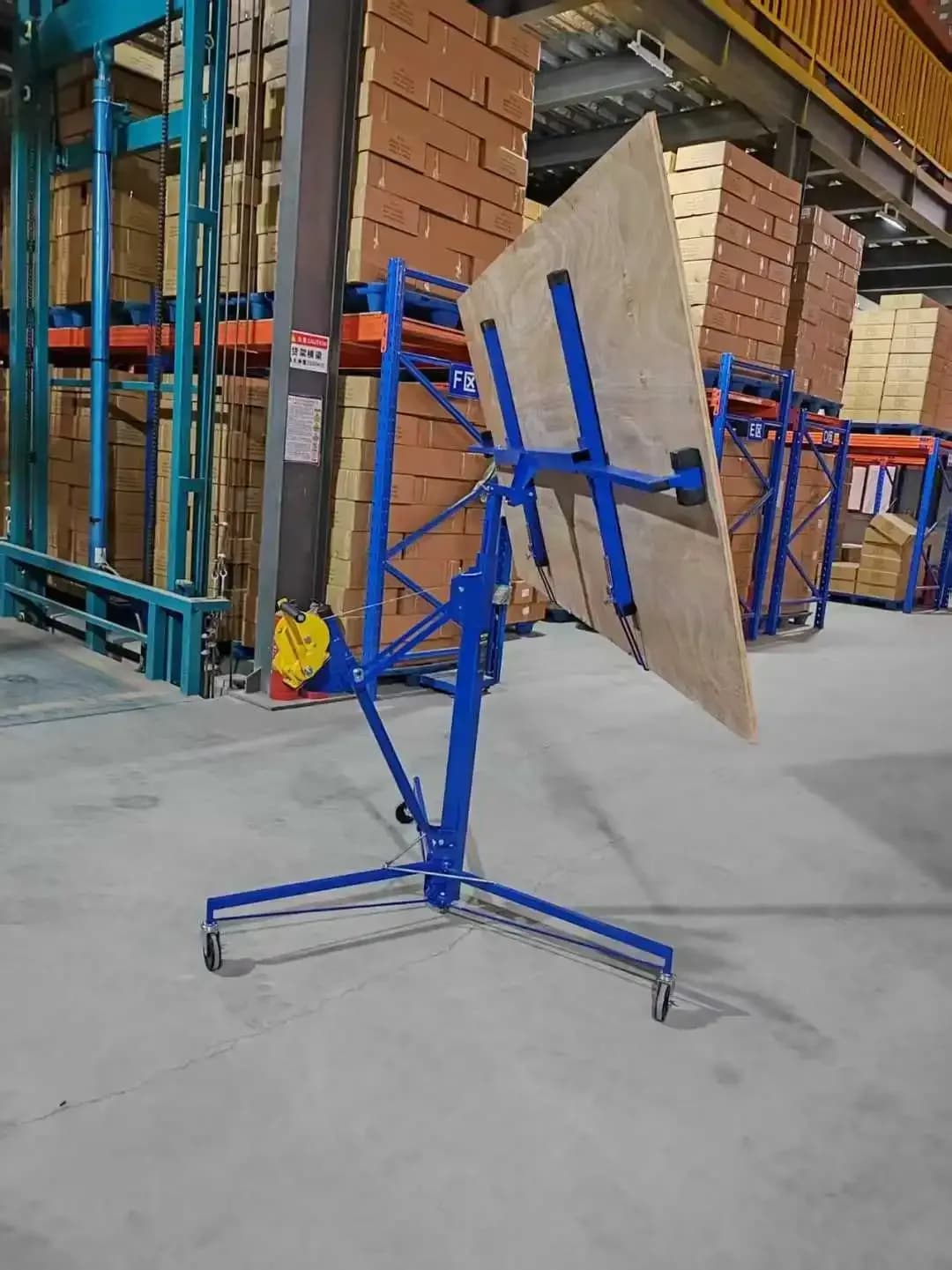 Labor-saving 4.5m Wheeled Plasterboard Drywall Lifter Manual Winch Panel Lift Board For Construction Service