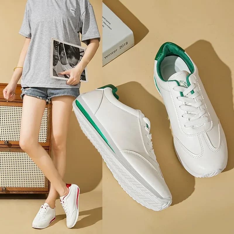 Spring 2026 Lightweight Lace-up Mesh Fabric Cross-strapped Solid White Sneakers For Women Trendy Sports Shoes Students