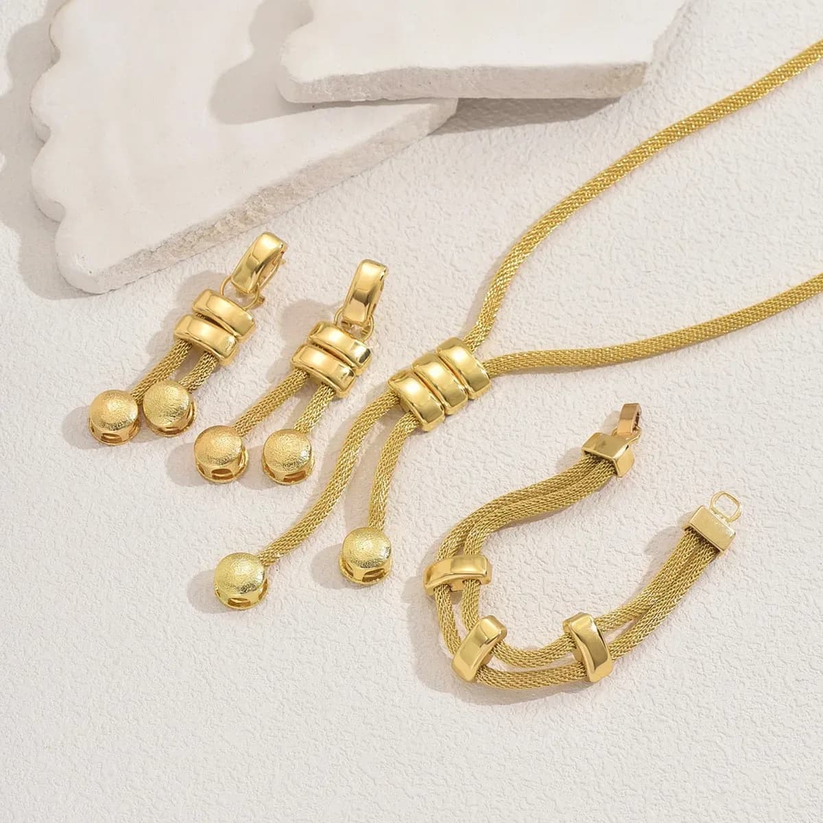 18k Gold-plated Fashionable Women's Jewelry Wedding Set,High-end Design Earrings,Necklace,Bracelet,Bride's Party Gift