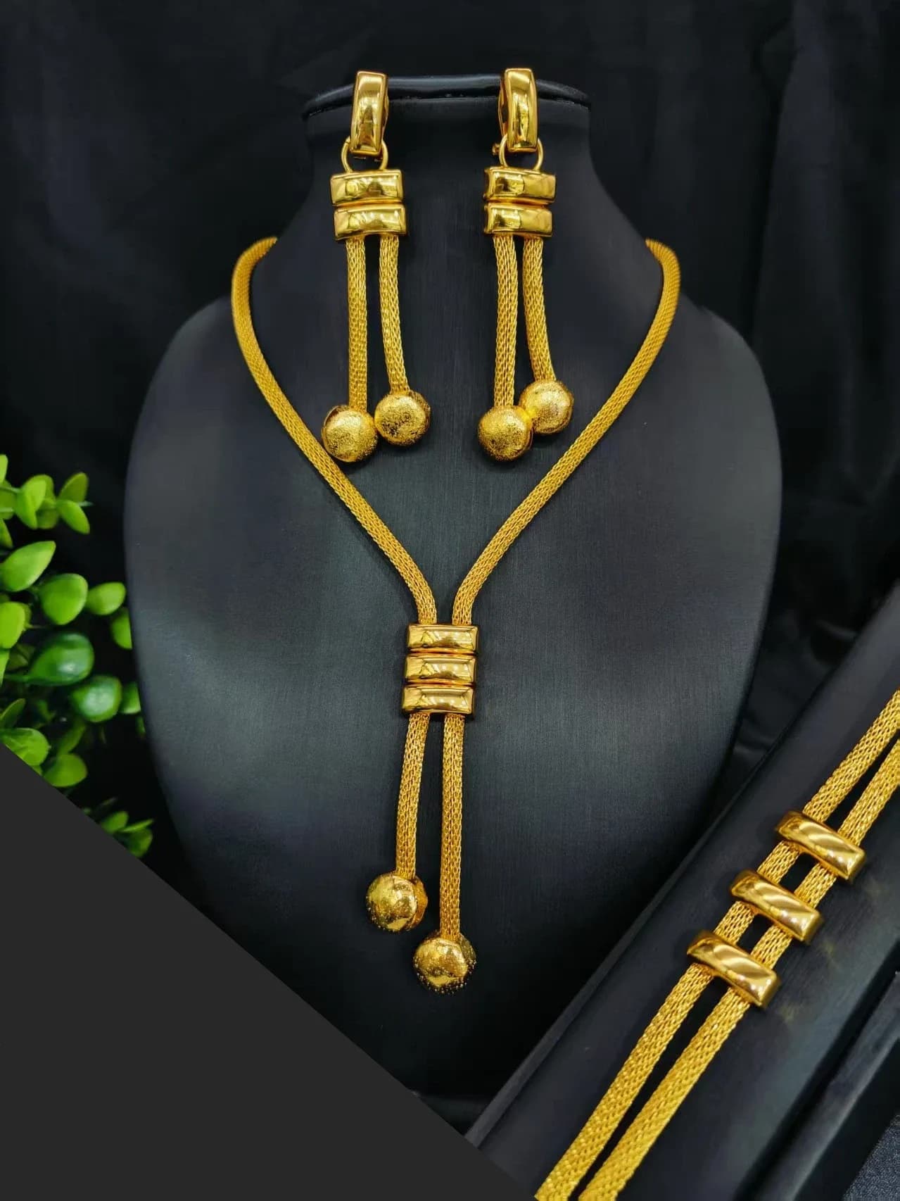 18k Gold-plated Fashionable Women's Jewelry Wedding Set,High-end Design Earrings,Necklace,Bracelet,Bride's Party Gift